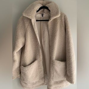Mid-length cream, sherpa jacket
